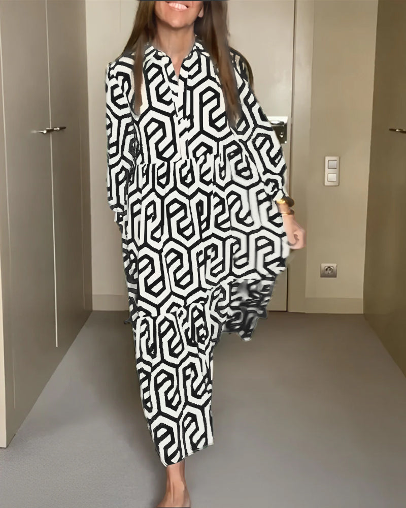 Kleid mit neun Punkten und geometrischem Print