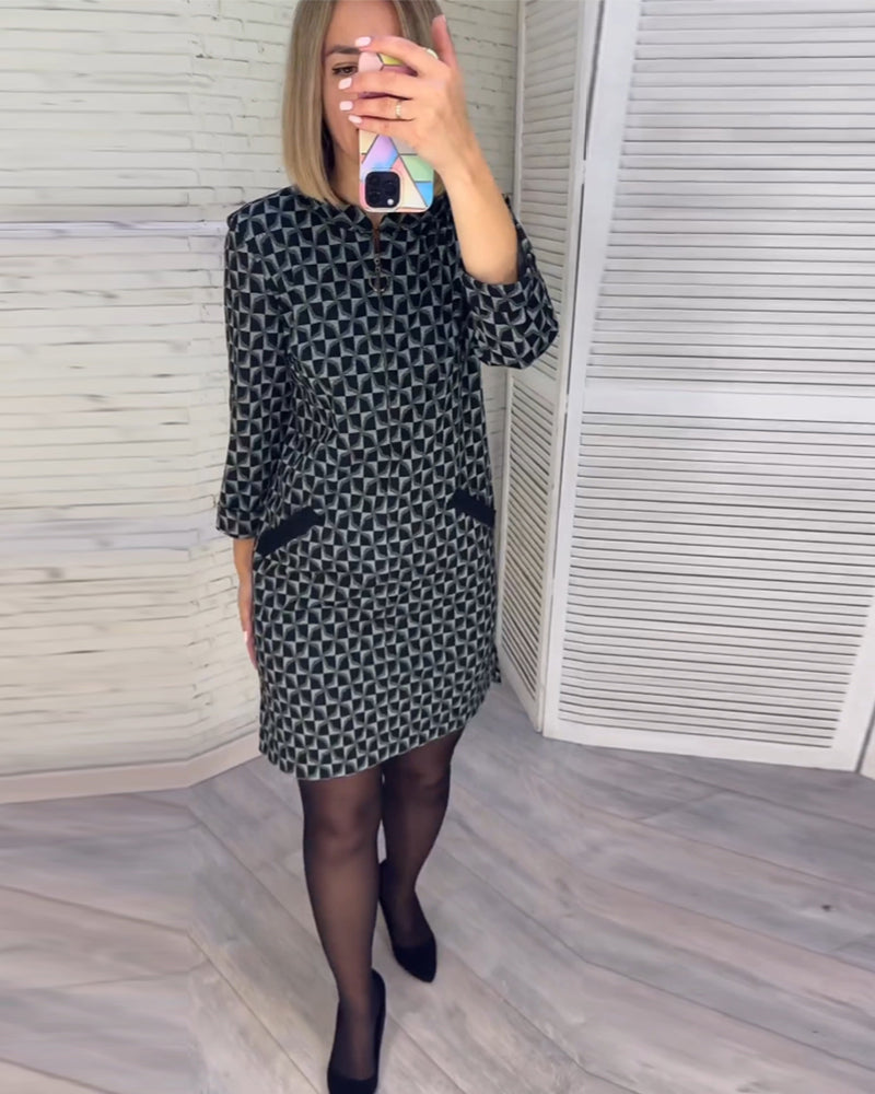 Kleid mit Rautenprint und langen Ärmeln