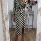 Figurbetontes Kleid mit geometrischem Print